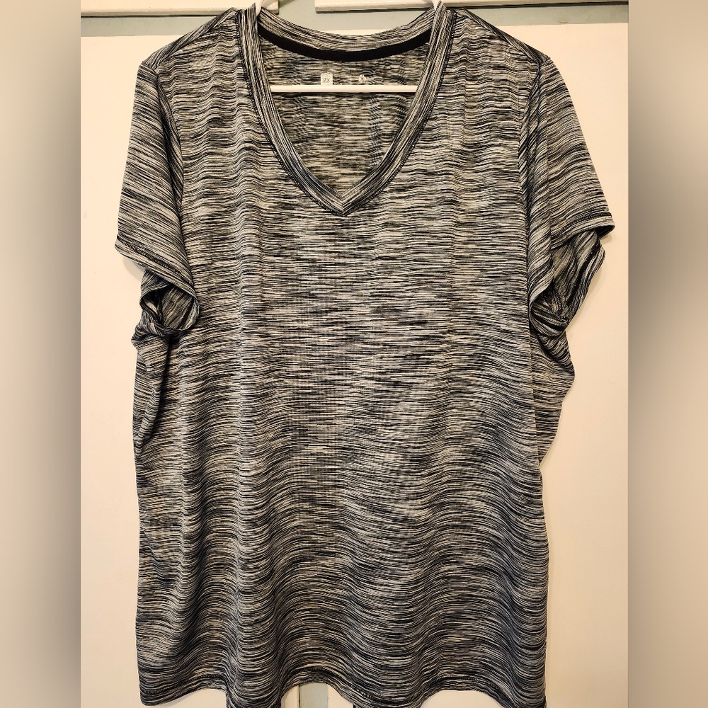 Women's V-Neck Short Sleeves Xersion Sport Shirt Size 2XL